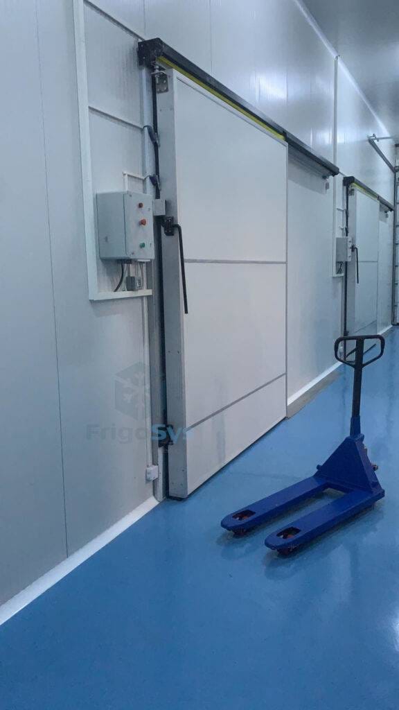 Cold Room Kit – Factory Direct to the USA 1 Cold room kit with PIR insulated panels, door and refrigeration unit by Frigo System
